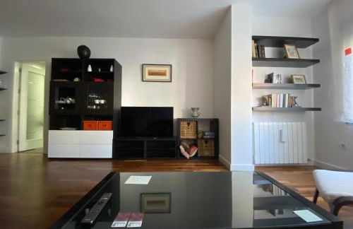 Mike´s apartment. Parking y piscina - Photo 5