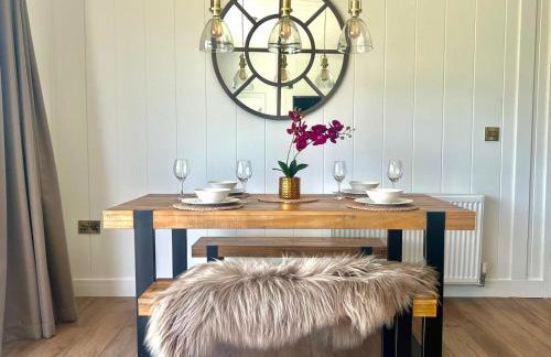 Phoenix Lodge - Luxury 2 ensuite bedrooms, lakeside views - Foto 10