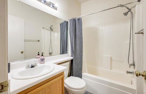 Desert Escape with Pool Oasis Near Golfing and Vegas! - Foto 17