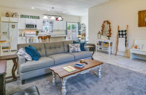 Charming Gravois Mills Escape with Private Backyard! - Foto 4