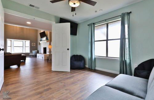 Lazy Boho Resort: Roomy Lux. Home w/ Private Pool - Foto 30