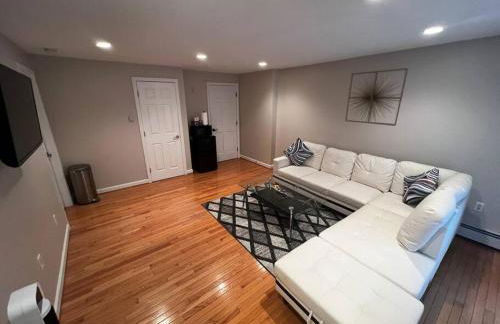 Premium Private Suite with Parking and Workspace - Foto 1