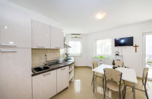 Apartmani Tanja Pridraga - Photo 29