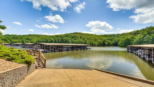 Lake & Pool Access: Lazy Days Condo w/ Balcony! - Foto 2