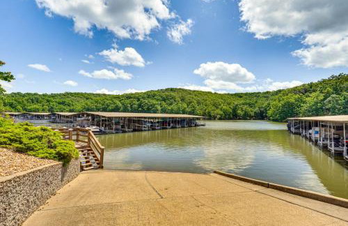 Lake & Pool Access: Lazy Days Condo w/ Balcony! - Foto 2
