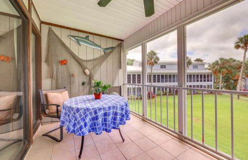 Riverfront Weleka Condo with Dock and Pool Access - Foto 9