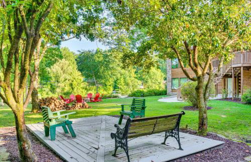 Family-Friendly Riverfront Manor on the Little Red - Foto 32