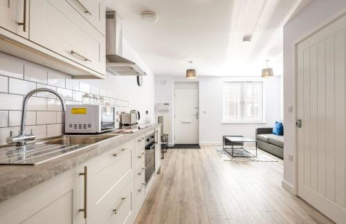 Modern Central Apartment in the Heart of York - Photo 5