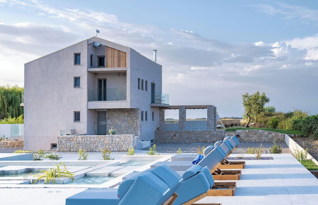 Allure Wellness Retreat - Photo 23