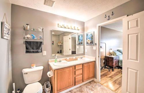 Family Home with Yard about 15 Mi to Downtown! - Foto 15