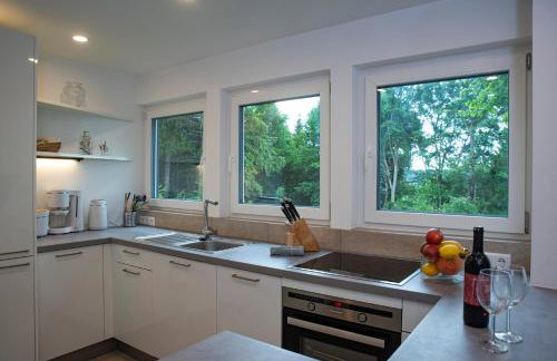 Moderne Wohnung im Grünen mit privatem Garten - Foto 14