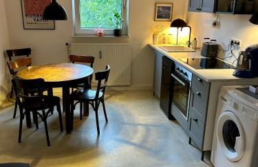 FeelsLikeHome - Urbane Altbauwohnung mit Dachterasse& Parkplatz - Foto 18