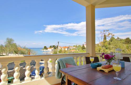 Sunshine Place by the beach - Photo 9