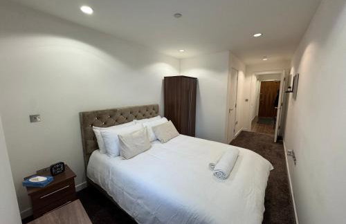 NumberOne - PINK - MediaCityUK - Foto 16