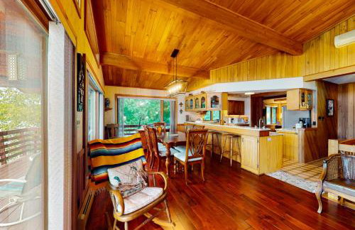 Lakefront Haven - Photo 9