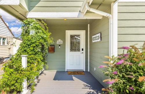 CDA Getaway! King Beds, Gear Storage, RV & Trailer Parking, 1 Mile to the Lake! - Foto 18