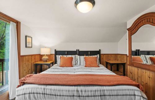 Rainier River Retreat - Foto 32