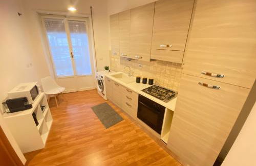 Golden Essence Apartment - terrace & metro - Foto 24