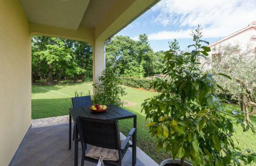 Hundefreundliches Paradies mit Pool, Spielplatz, Grillbereich, privater Terrasse - Photo 2