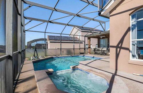 Orlando Disney 5BR Vacation Home, 2 Suites, Private Pool & Spa - Foto 4