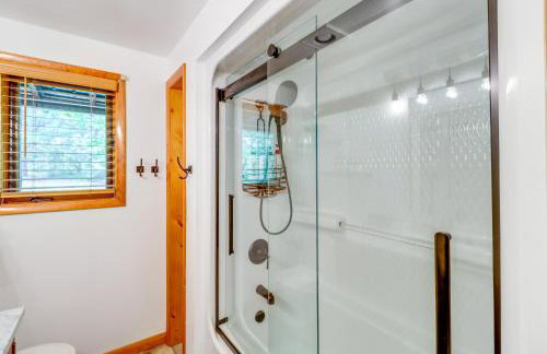 3,000 Sq Ft and Game Room Ozarks Serenity Cabin! - Foto 25