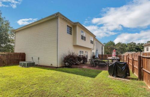 6BR Home • Spacious Yard + Grill • Peaceful Suburb - Foto 31