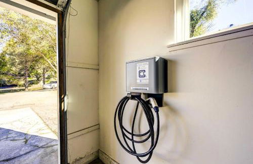 Walk to Dtwn! Dog-Friendly Oakhurst Gem with Yard - Foto 27