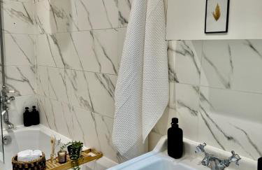 Superb Duplex in North London with reserved parking - Photo 22