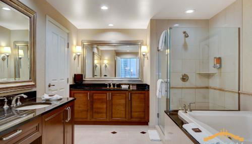 MGM Signature-17-801 1Br2Ba F1 Strip View Balcony - Foto 3