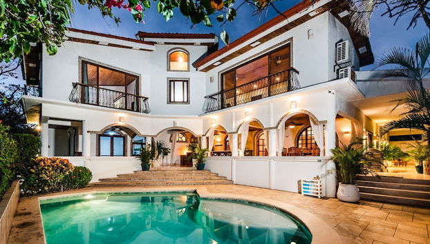 Luxury Beachfront 5 Bedroom Villa on Famous Beach - Foto 3, Habitación