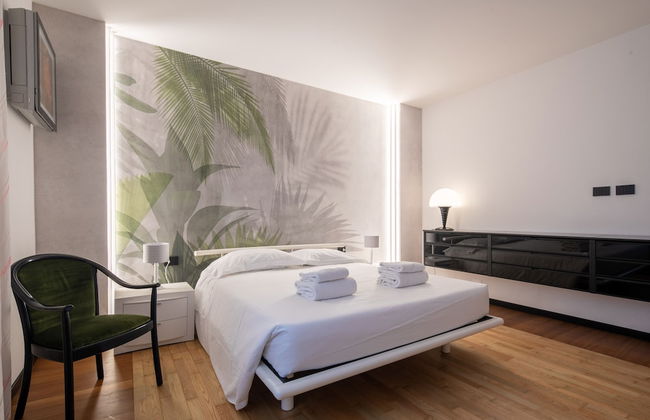 Ponte Rosso Modern by Mmega - Photo 3