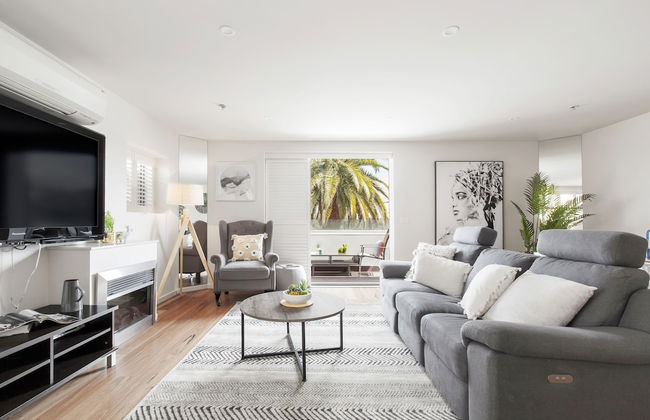 The Jetty Beach Apartment by Ready Set Host - Foto 25