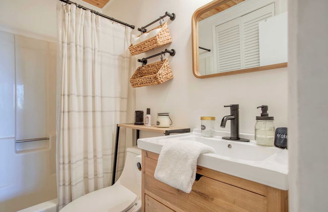 A-frame Retreat Chic and Modern Forest Views, Hammock, Outdoor Dining, Decks - Foto 23