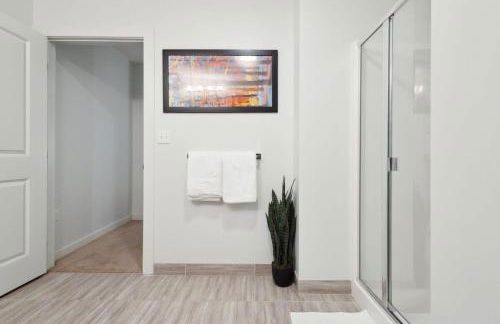 2BR Executive Downtown Apartment - Photo 58