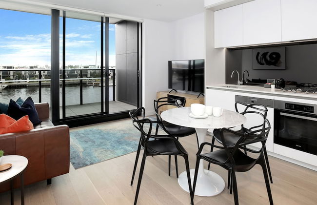 Orange Stay at Collins Wharf - Photo 17