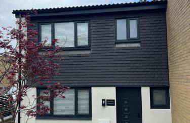 Uber Stylish 3 bedroom home off Road parking near town centre and Bike Park Wales - Photo 7