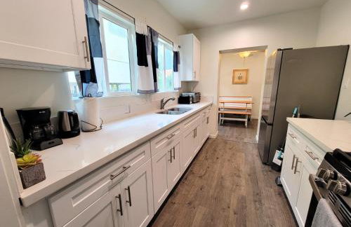 Perfectly located Pico Robertson ground floor 3 bedroom apartment Walk to restaurants WIFI TV Game Console Parking 5 minutes to Rodeo Drive - Foto 23