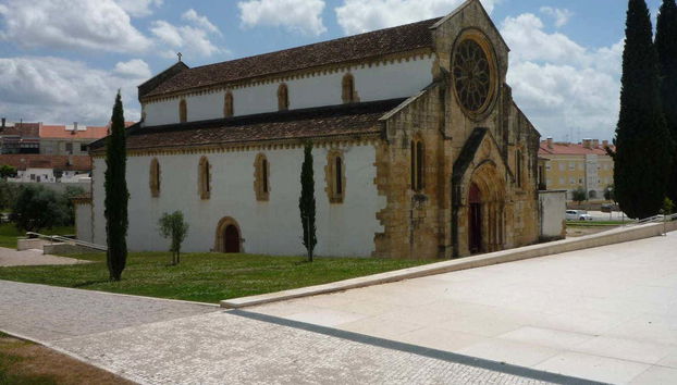 Iglesia templaria de Santa María do Olival