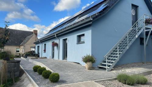 Dat-Fischerhuus-Ankerplatz-zwischen-Bodden-und-Ostsee-in-30-sek-am-Hafen - Foto 2