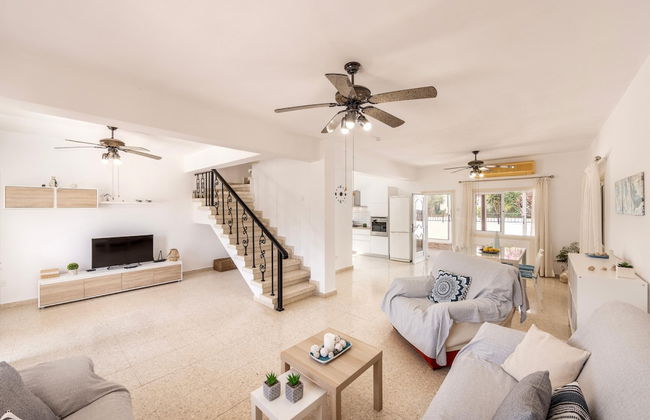 Ayia Thekla Sea Breeze Villa - Foto 2