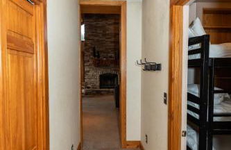 Charming School House with Large Pool - Foto 77