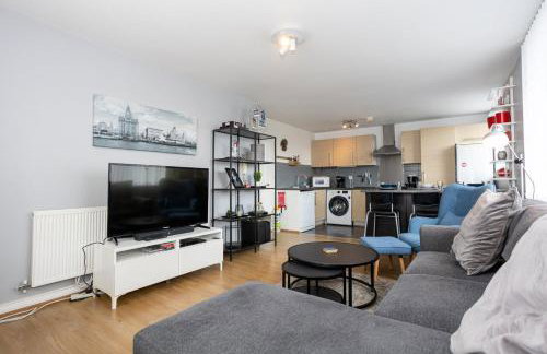 GuestReady - Modern stay in Bispham House - Photo 1