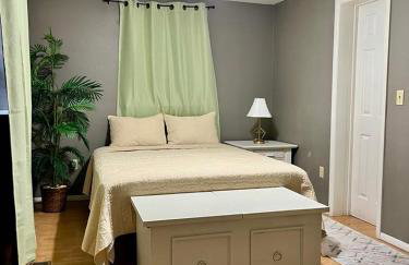 Cozy 3 Bedroom Home a short walk to Main Street Shadow Lake Dance Night Club - Foto 8