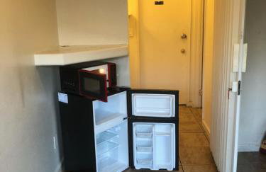 Crown Inn & Suites - Foto 17