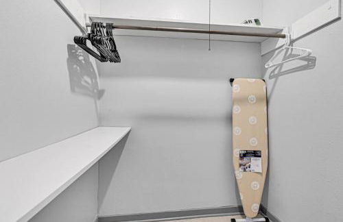 Updated 5BR Baytown Home | Sleeps 12 |Patio&Grill - Foto 31