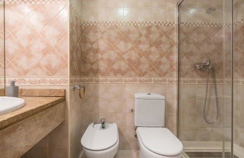 Central, Spacious Parking - Foto 18