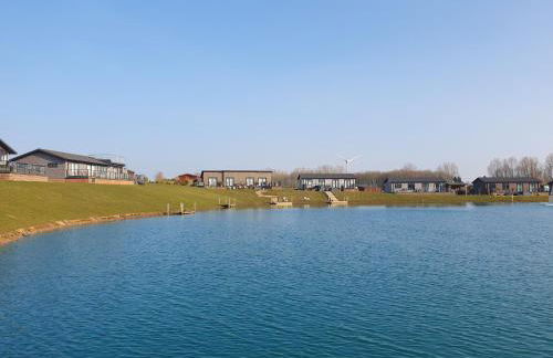 Routh 2-Bed Luxury Lodge Hot Tub & Lake View - Foto 45