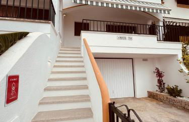 Amber Holiday Home - Photo 1