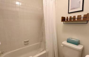 Westown Studio Apt Near Fiserv, Baird, and Theater District - Foto 14