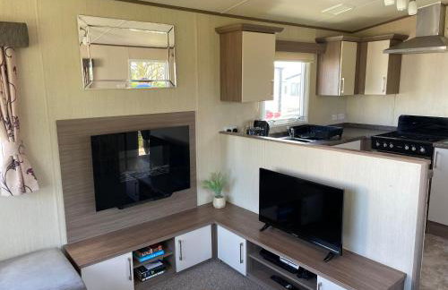 Great Yarmouth PK Sunset View - NOW with Linen - Photo 7